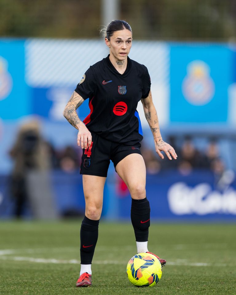 Maria Leon Mapi of FC Barcelona playing soccer.