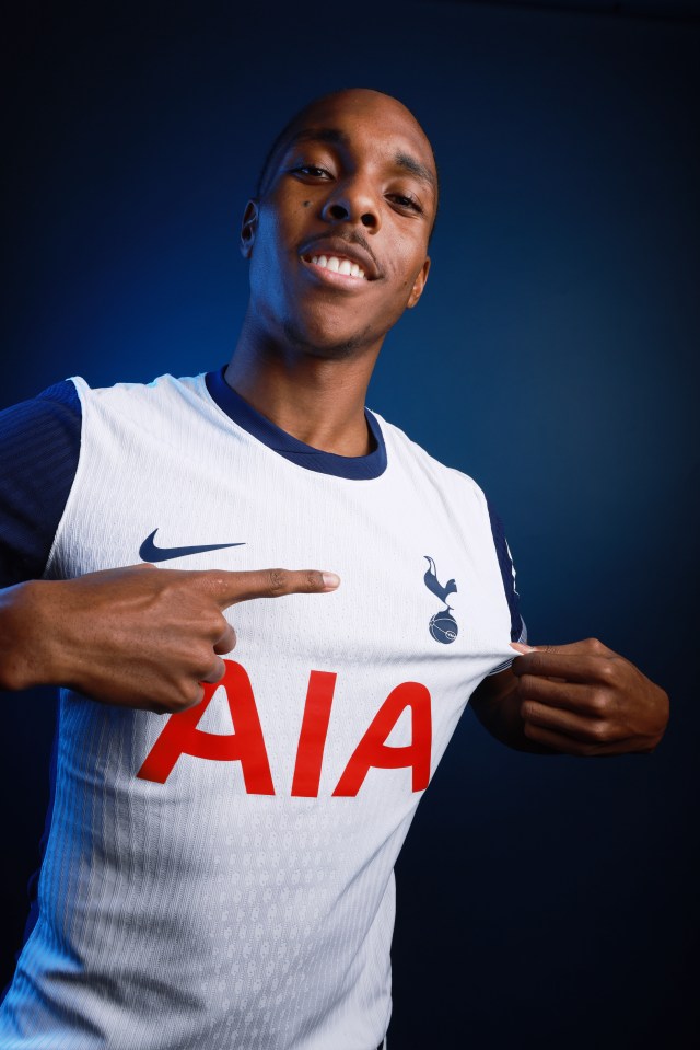 Mathys Tel in Tottenham Hotspur jersey.