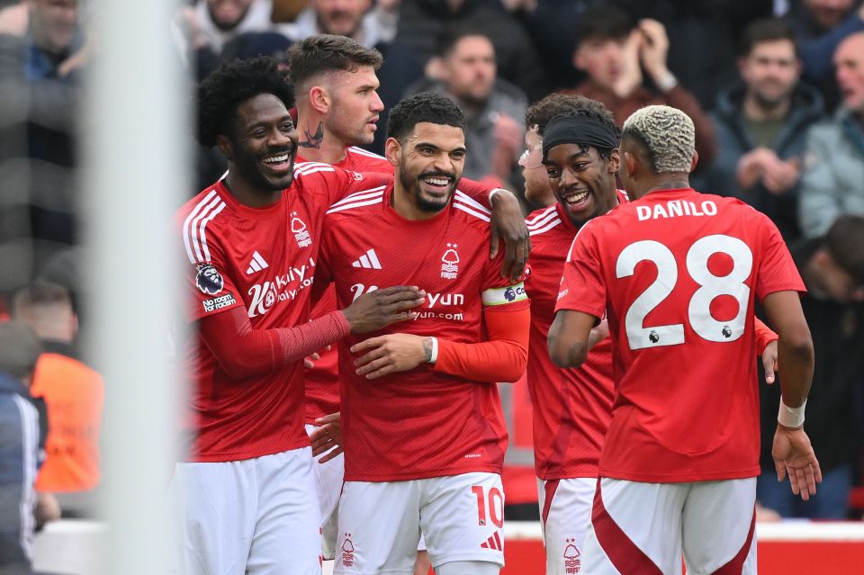 Nottingham Forest players celebrating a goal.