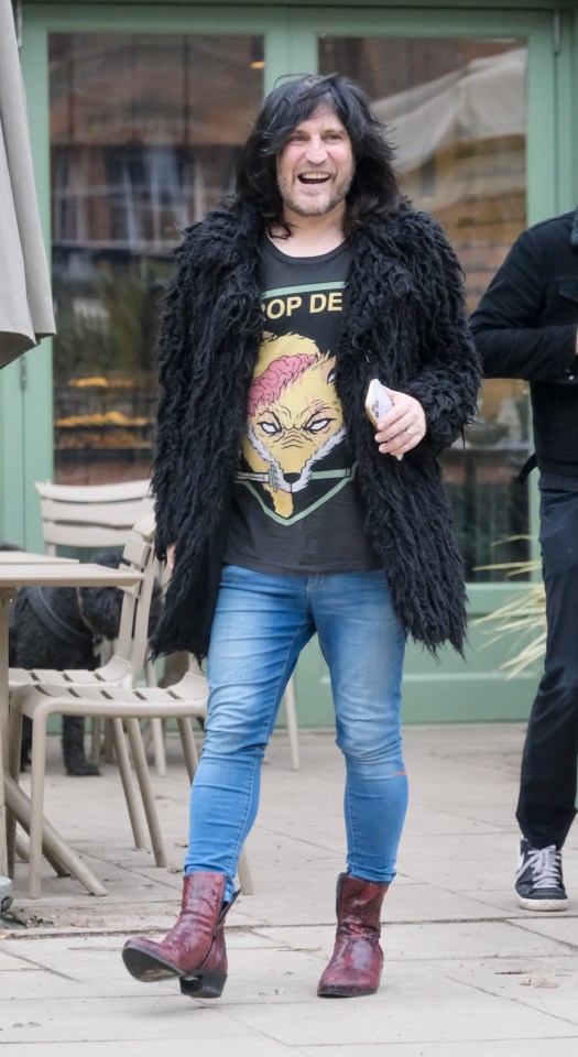 Noel Fielding out and about with his wife and a friend.