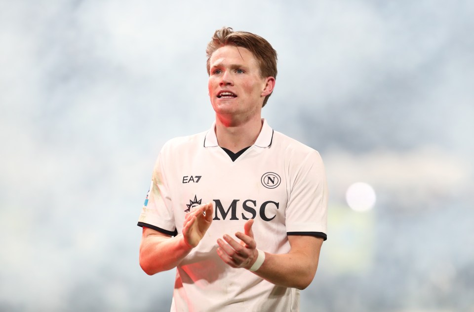 Scott McTominay of Napoli applauding fans.