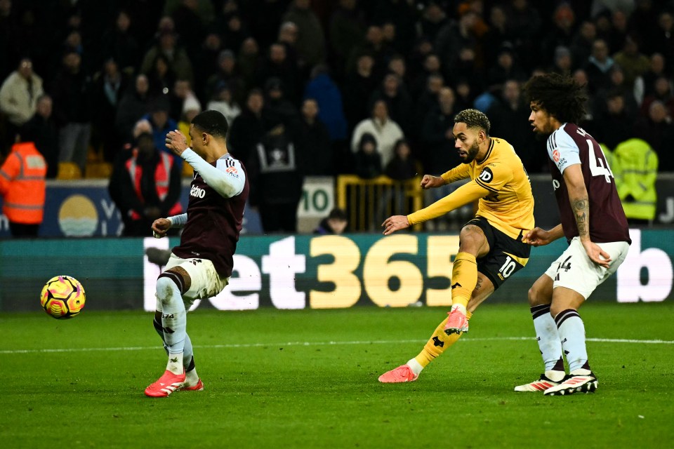 Matheus Cunha scoring a goal for Wolverhampton Wanderers.