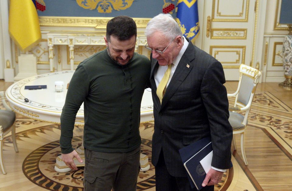 Volodymyr Zelenskyy and Keith Kellogg meeting in Kyiv.