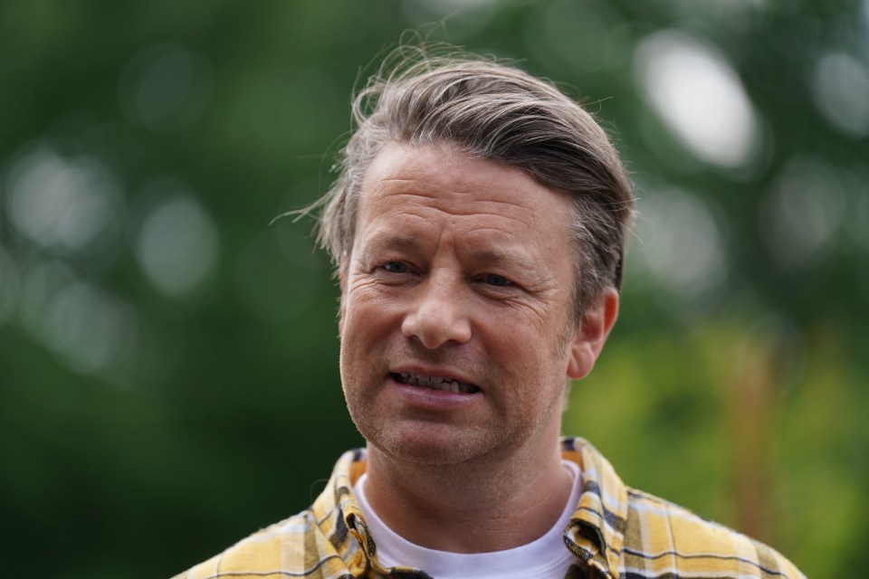 Headshot of Jamie Oliver.